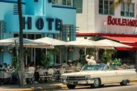 Miami Art Deco District French Walking Tour 2 hr thumbnail 4