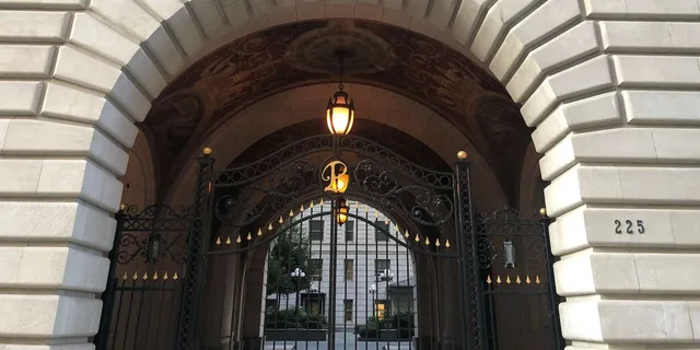 New York City Horror Movie Location Walking Tour - Image 6