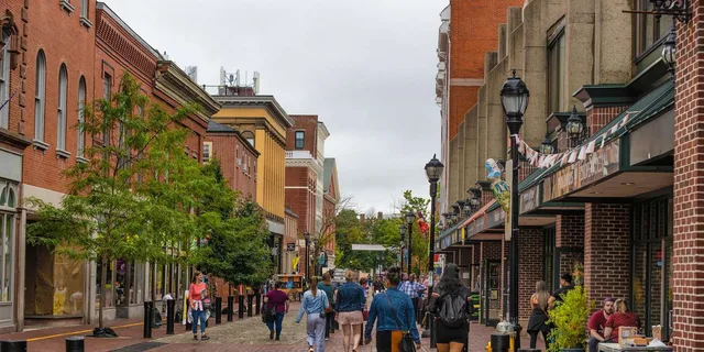 Salem Walking Tour: Spooky Legends - Image 6