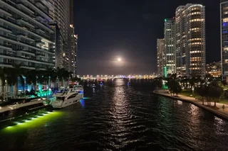 Miami Night Skyline Private Boat Tour 2 hr