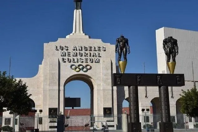 Los Angeles City Sightseeing Tour from Long Beach - Image 4
