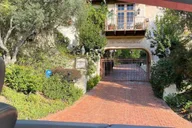Los Angeles Celebrity Homes Open-Air Bus Tour thumbnail 2
