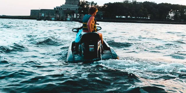 Jersey City Jet Ski Tour of Manhattan - Image 5