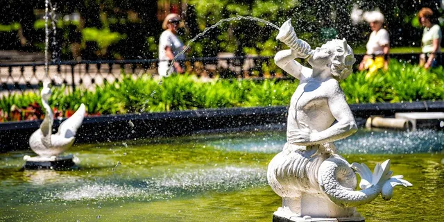 Savannah History and Culture Walking Tour - Image 1