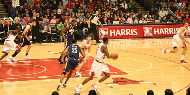 Chicago Sports Game Ticket Experience - Image 4
