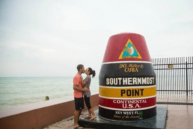 Key West Walking Tour of Bahama Village - Image 2