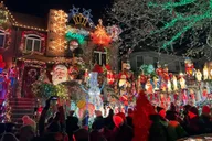 New York City Christmas Lights Bus Tour thumbnail 5