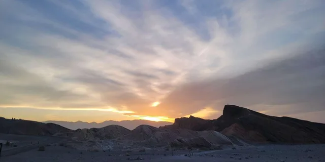 Las Vegas Death Valley Sunset and Stargazing Tour - Image 2