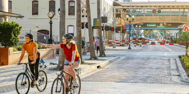 Orlando Bike Tour: Guided Ride Through Real Orlando - Image 1