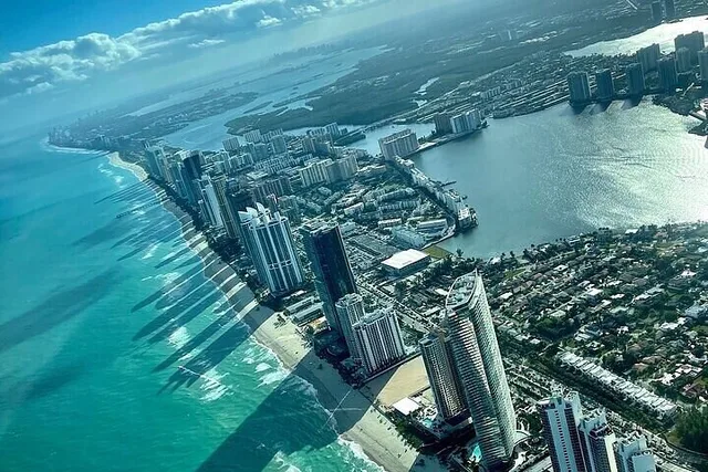 Miami Romantic Air Tour with Champagne 60 min - Image 3