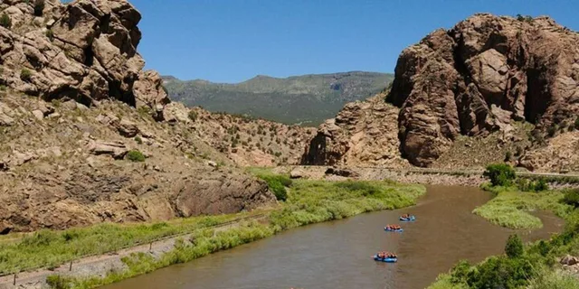 Cañon City Bighorn Sheep Canyon Rafting - Image 4