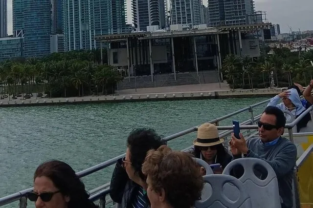 Miami City and Boat Tour with Stops at Wynwood and Little Havana - Image 4