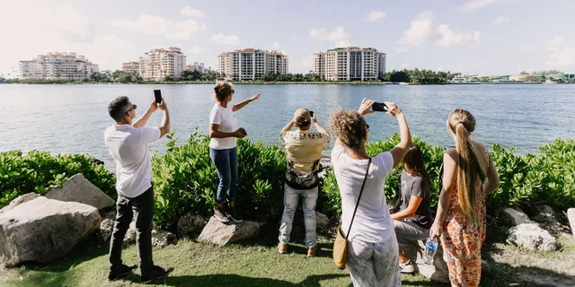 Miami South Beach Art Deco Walking Tour 2 hr - Image 5