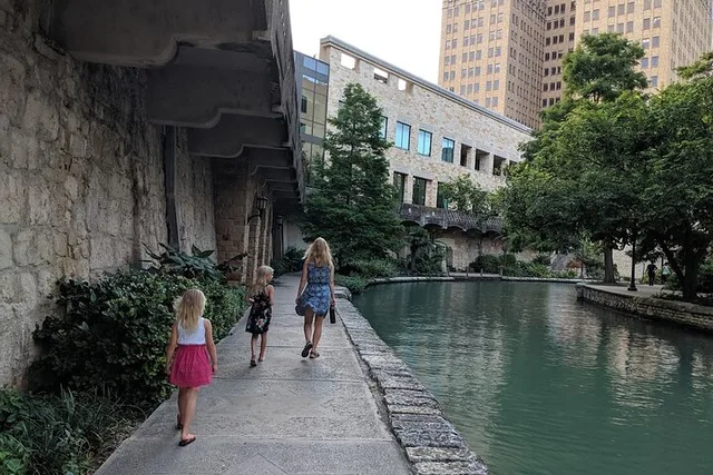 San Antonio Scavenger Hunt Walking Tour - Image 3