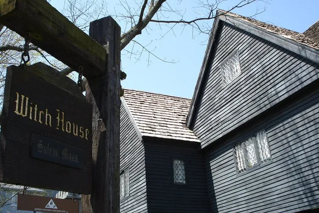 Salem Night Walking Tour - Image 6