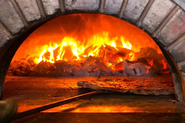 Chicago Pizza Tour - Image 1