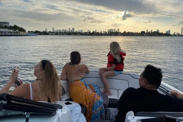 Miami Biscayne Bay Private Boat Experience - Image 2
