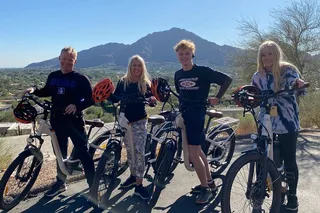 Scottsdale Camelback E-Bike & Hike Tour 2.5 hr