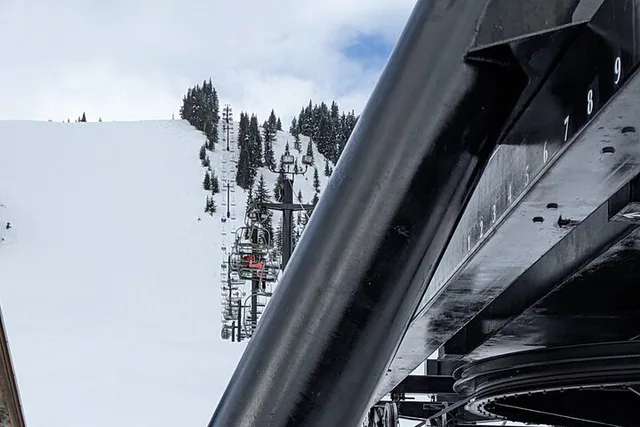 Seattle Snoqualmie Pass Ski Shuttle - Image 3