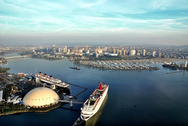Long Beach Helicopter Tour Over Catalina and Queen Mary 15 min - Image 2