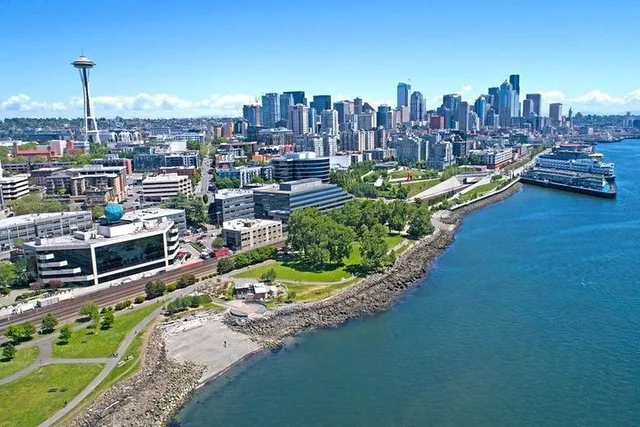Seattle Private Airport Transfer in Business Car - Image 6