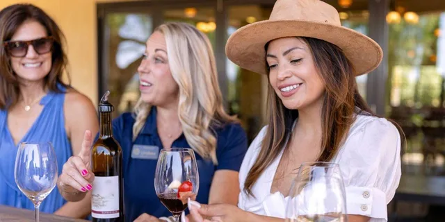 Paso Robles 3-Winery Tour with Picnic Lunch - Image 2