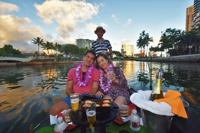 Waikiki Gondola Cruise with Lei and Refreshments 2 hr - Image 6