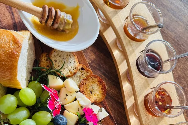Hawaii Honey Tasting Experience - Image 1