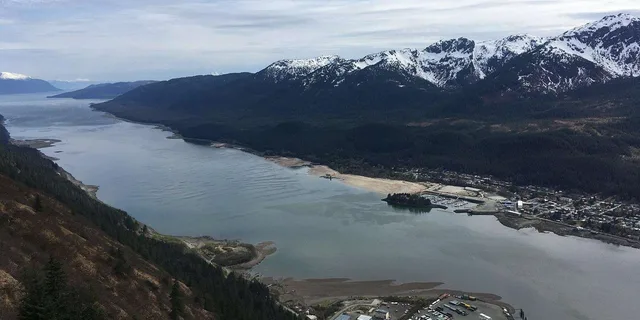 Juneau Alaska Native Tour with Tram Ride - Image 6