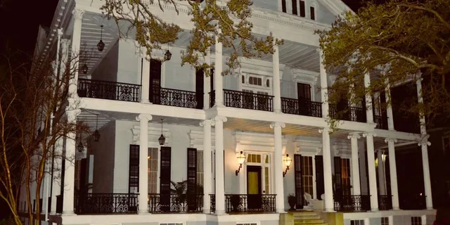 New Orleans Garden District Walking Tour - Image 6