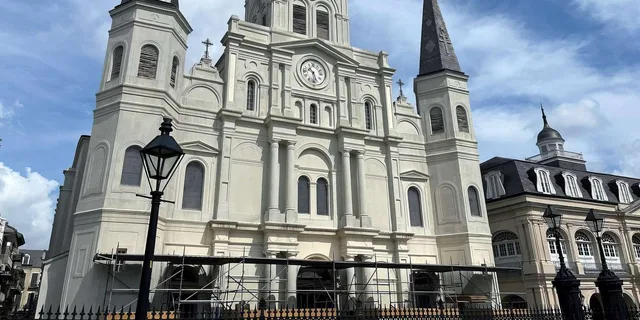 New Orleans French Quarter Architecture Walking Tour - Image 1