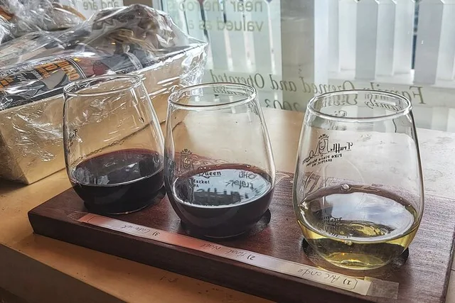 Seattle Ghost Hunting and Booze Tour at Pike Place Market - Image 6
