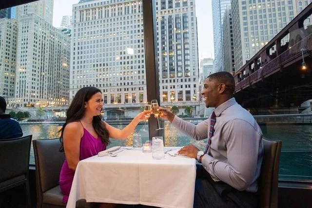 Chicago Fireworks Dinner Cruise - Image 3
