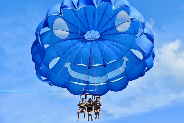Waikiki Parasailing Adventure - Image 5