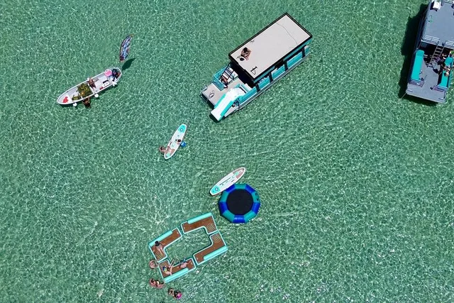 Destin Crab Island Pontoon Charter - Image 6