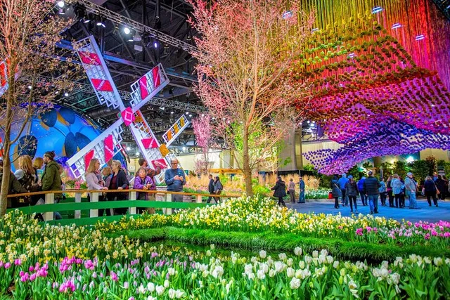 Philadelphia Flower Show Day Tour from Washington DC - Image 1