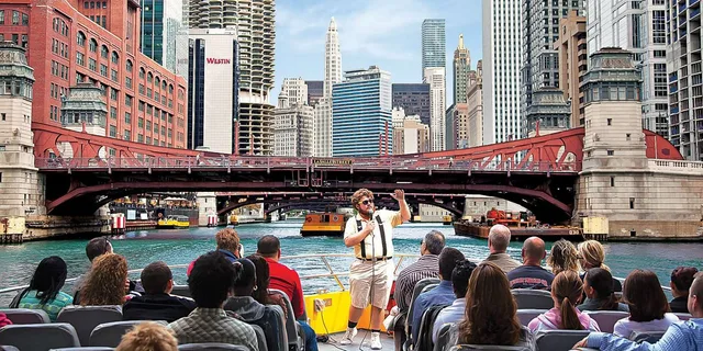 Chicago Speedboat Architecture Tour 75 min - Image 2