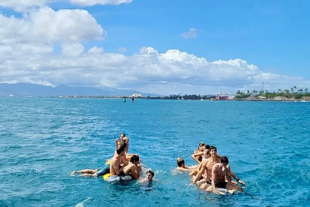 Waikiki Turtle Canyon Snorkeling Adventure - Image 3
