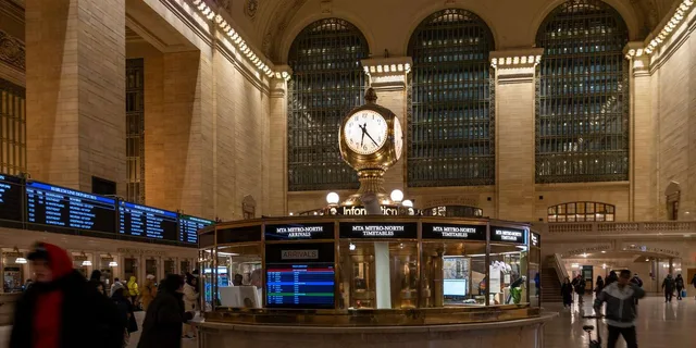 New York City Walking Tour of Wall Street and Midtown - Image 6