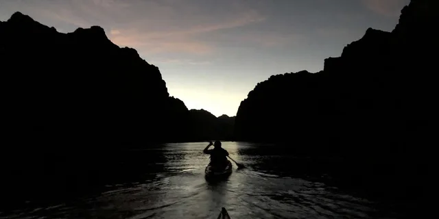 Las Vegas Black Canyon Kayak Tour at Twilight - Image 4