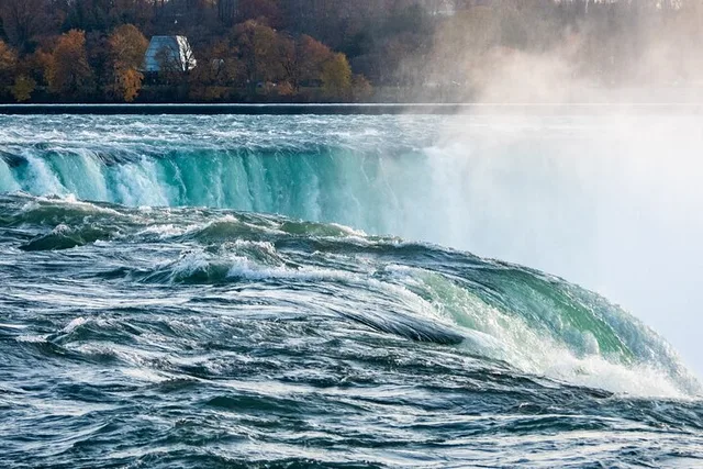 Niagara Falls Boat Ride and Cave Tour - Image 5