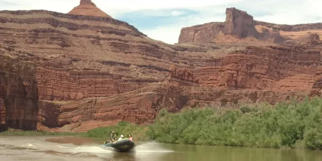 Moab Calm Water Cruise on Colorado River - Image 6