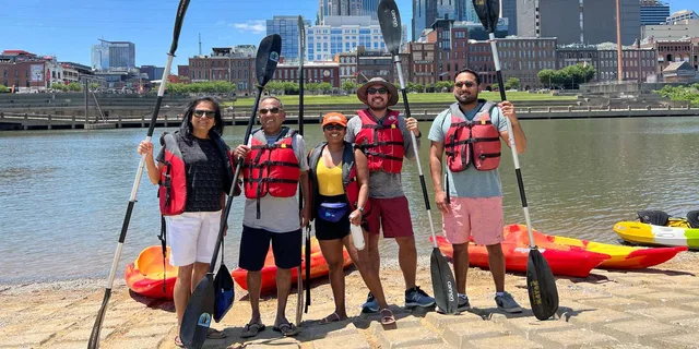 Nashville Kayak Tour with Skyline Views 2 hr - Image 4