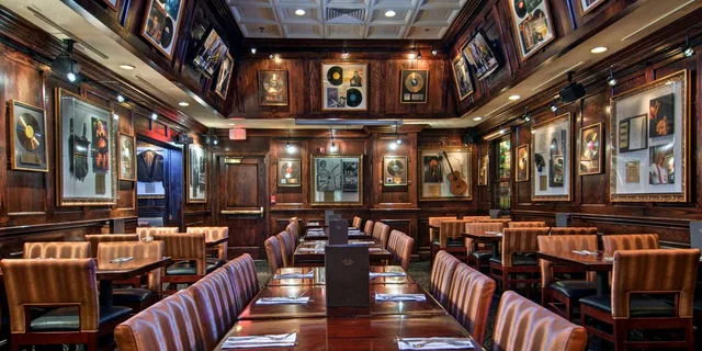 Niagara Falls Hard Rock Cafe Meal - Image 2