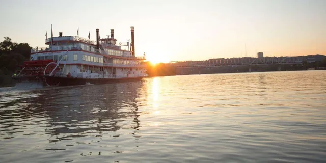 Cincinnati Ohio River Cruise with Buffet Dinner - Image 6
