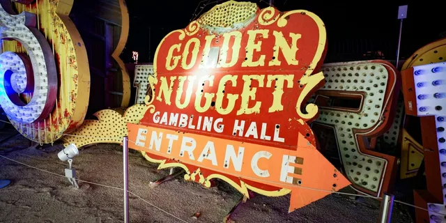 Las Vegas Helicopter Night Tour with Neon Museum - Image 3