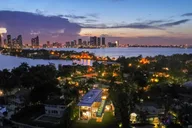 Miami Pirate Boat Tour: Skyline & Celebrity Homes thumbnail 3