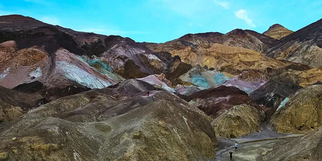 Las Vegas Death Valley Sunset and Stargazing Tour - Image 3