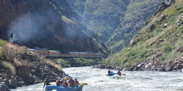 Cañon City Rafting Adventure in Royal Gorge - Image 6