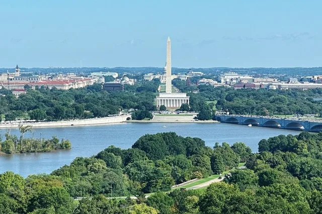Washington DC Capitol and City Bus Tour - Image 3